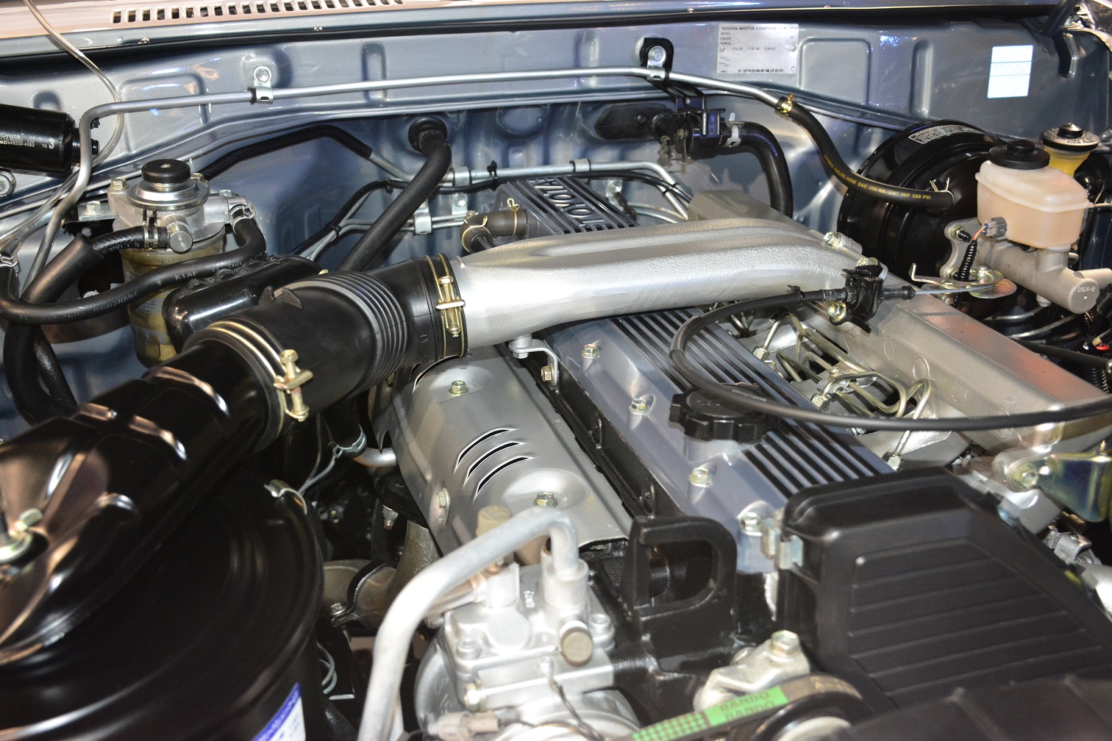 Toyota LandCruiser 2H Engine
