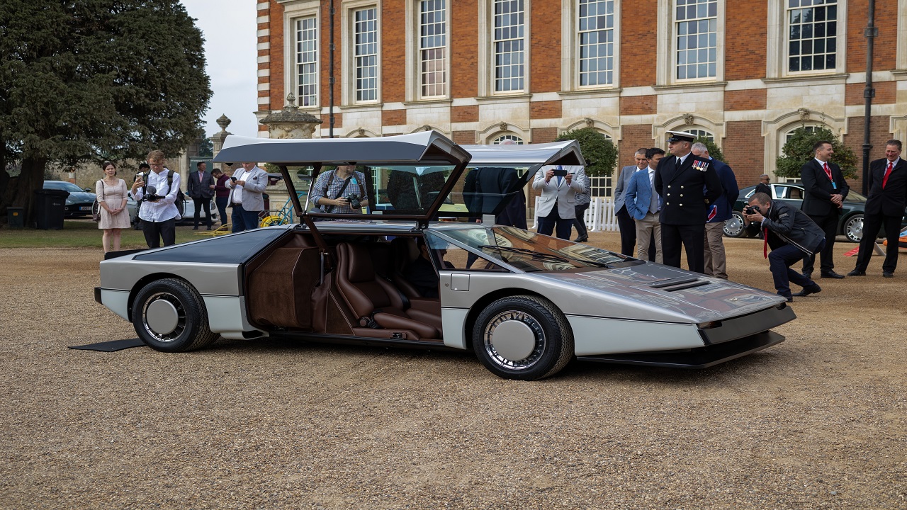 Aston Martin Bulldog